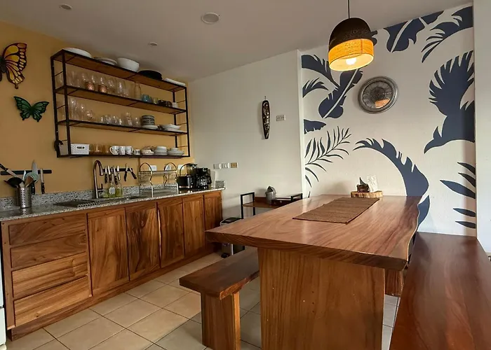 Spacious Steps To The Apartamento
